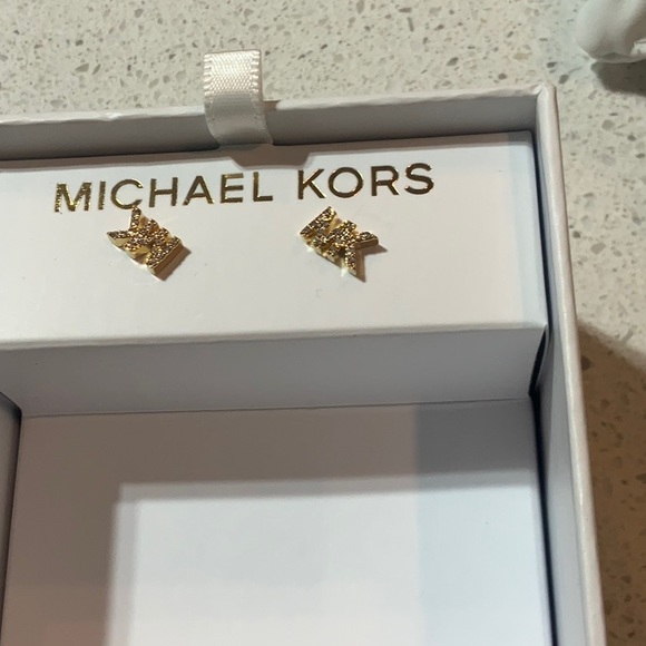 NWT  MICHAEL KORS EARRINGS AND BRACELET - Picture 3 of 4